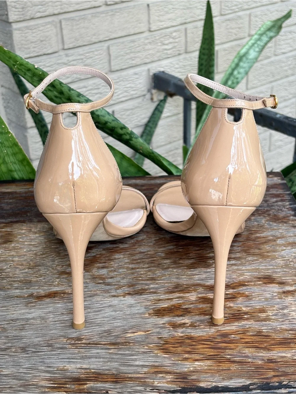 Stuart Weitzman Nudist II 75 Adobe Beige Patent Leather Strappy Sandals Size 9